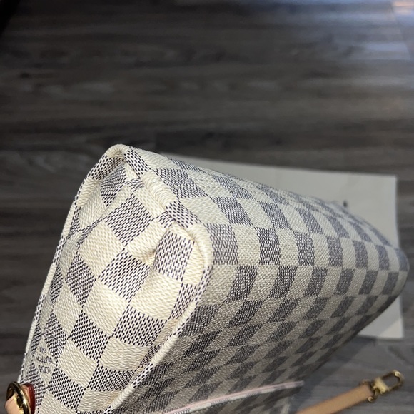 Authentic Louis Vuitton croisette in azur/pink interior - Picture 15 of 17